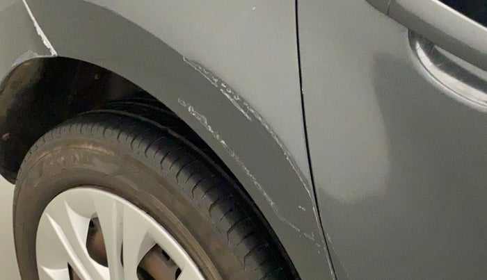 2016 Volkswagen Ameo COMFORTLINE 1.2L, Petrol, Manual, 69,347 km, Right quarter panel - Minor scratches