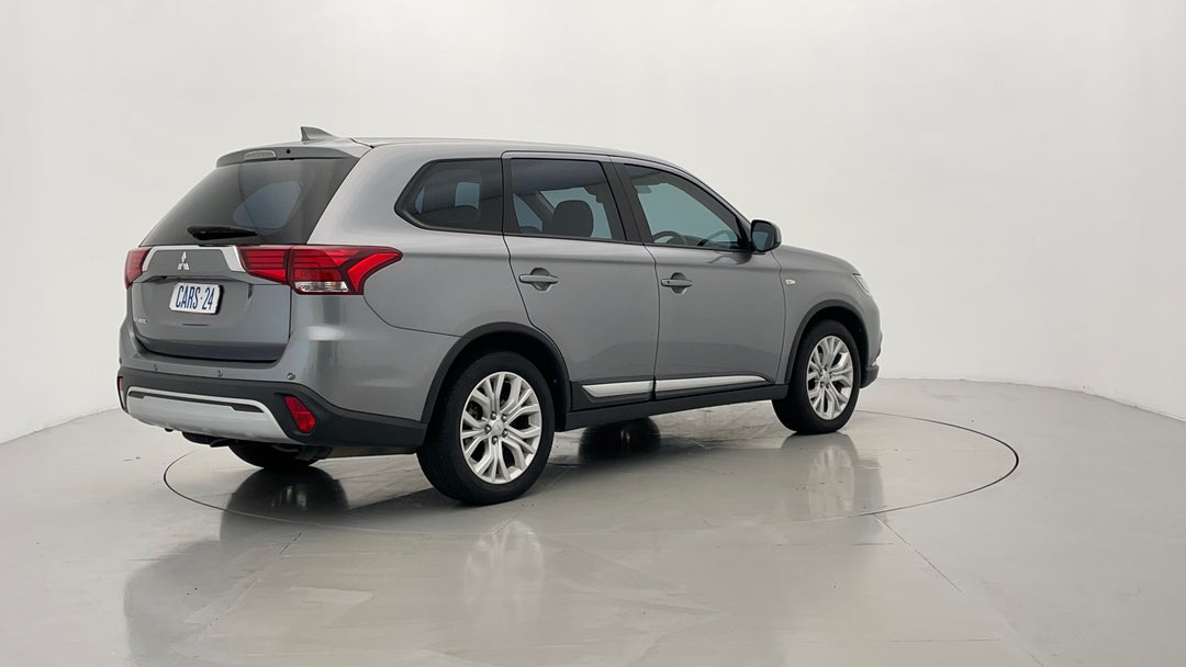 Right Back Diagonal (45- Degree) View