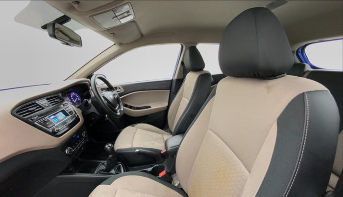 2016 Hyundai Elite i20 SPORTZ 1.2, Petrol, Manual, 72,102 km, Right Side Front Door Cabin View