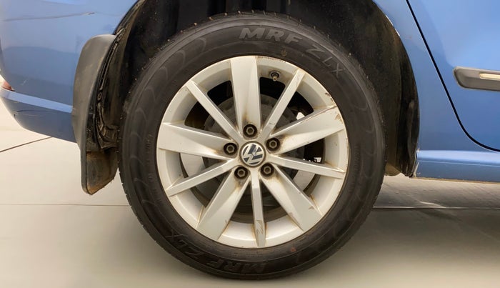 2016 Volkswagen Ameo HIGHLINE1.5L, Diesel, Manual, 1,17,305 km, Right Rear Wheel