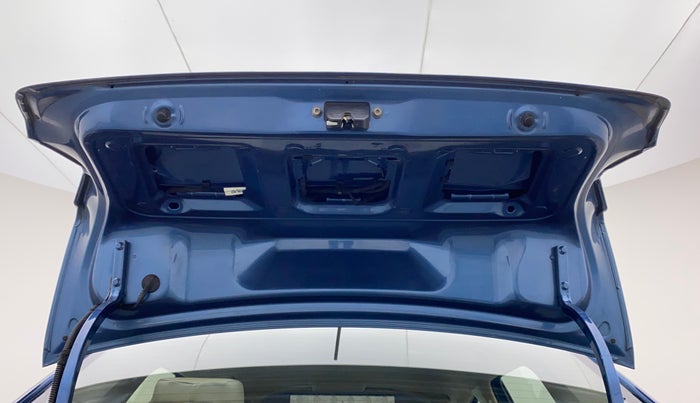 2016 Volkswagen Ameo HIGHLINE1.5L, Diesel, Manual, 1,17,305 km, Boot Door Open