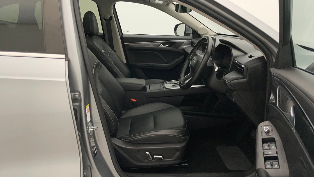 2022 GWM Haval Jolion Ultra Hybrid, Automatic, 42419 km, Right Side Front Door Cabin View