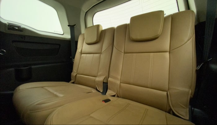 2021 Mahindra XUV500 W11(O), Diesel, Manual, 19,913 km, Third Seat Row ( optional )