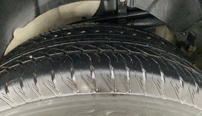 2021 Mahindra XUV500 W11(O), Diesel, Manual, 19,913 km, Left Rear Tyre Tread