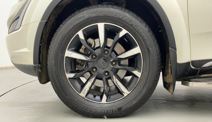 2021 Mahindra XUV500 W11(O), Diesel, Manual, 19,913 km, Left Front Wheel