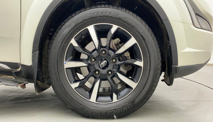 2021 Mahindra XUV500 W11(O), Diesel, Manual, 19,913 km, Right Front Wheel
