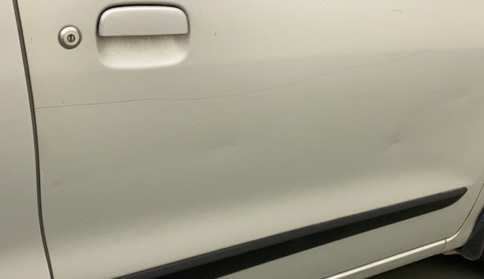 2013 Maruti Wagon R 1.0 VXI, Petrol, Manual, 35,895 km, Driver-side door - Slightly dented