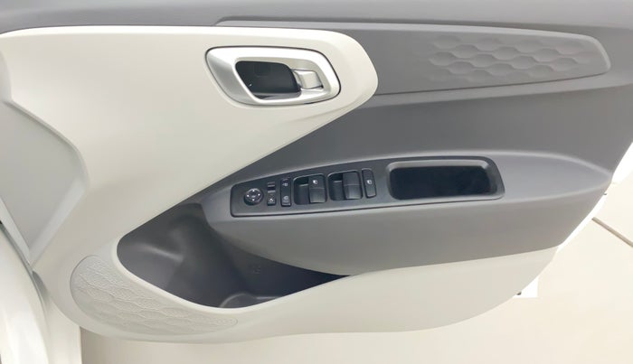 2022 Hyundai GRAND I10 NIOS SPORTZ 1.2 KAPPA VTVT CNG, CNG, Manual, 12,705 km, Driver Side Door Panels Control