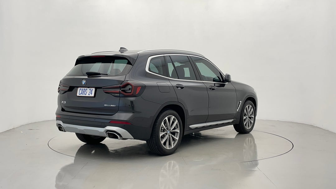 Right Back Diagonal (45- Degree) View