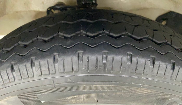 2019 Maruti Eeco 5 STR WITH A/C+HTR, Petrol, Manual, 15,712 km, Left Front Tyre Tread