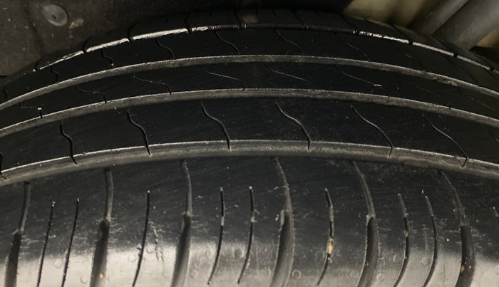 2018 Mahindra MARAZZO M6 8 STR, Diesel, Manual, 37,464 km, Left Rear Tyre Tread