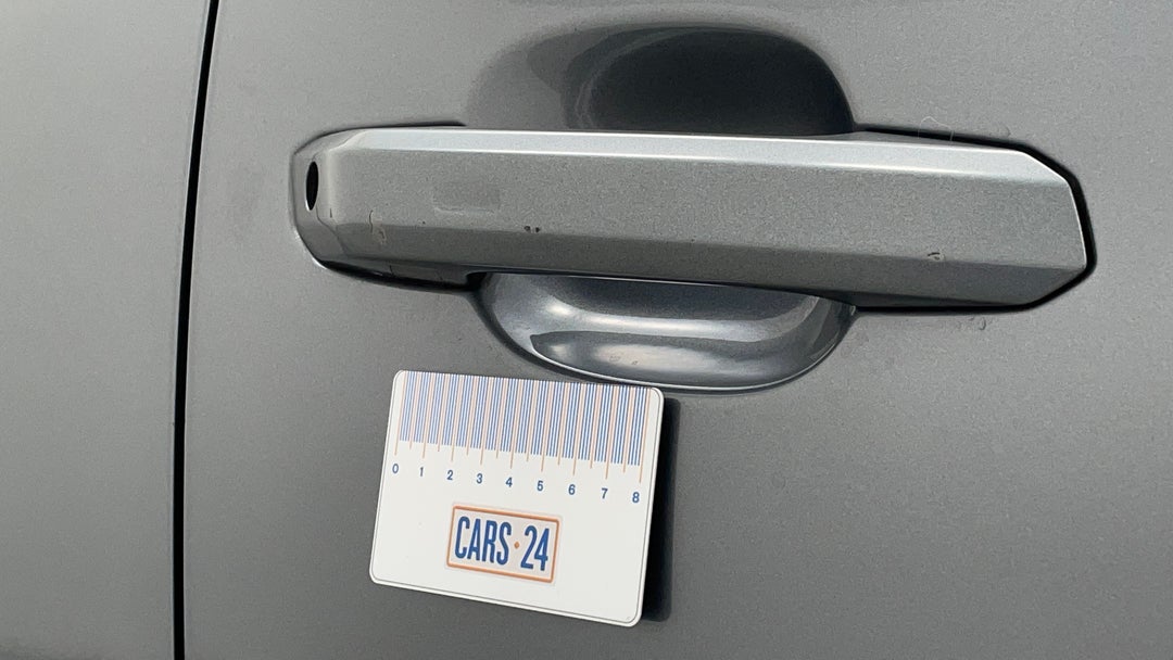 Door Handles Front RHS Chip