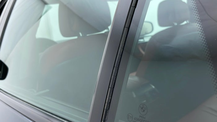BMW X6-Window Glass / Quarter Glass LHS Rear Beading Missing/Broken