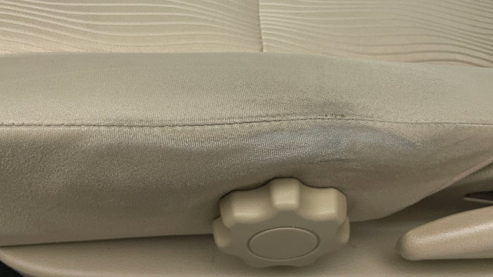 MITSUBISHI MONTERO SPORT-Seat LHS Front Dirty