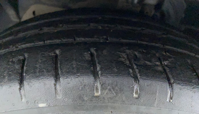 2019 Ford New Figo TITANIUM BLU 1.5 DIESEL, Diesel, Manual, 36,020 km, Left Front Tyre Tread