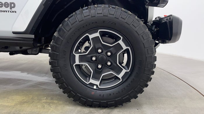 JEEP GLADIATOR-Right Front Tyre