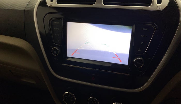 2017 Mahindra TUV300 T10, Diesel, Manual, 40,561 km, Infotainment system - Reverse camera not working