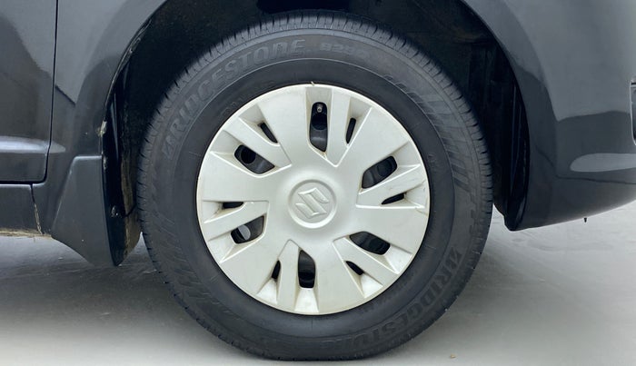 2010 Maruti Swift VXI, Petrol, Manual, 97,645 km, Right Front Wheel