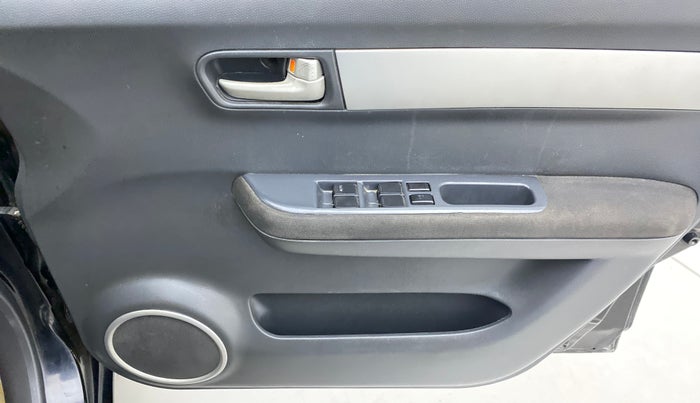2010 Maruti Swift VXI, Petrol, Manual, 97,645 km, Driver Side Door Panels Control