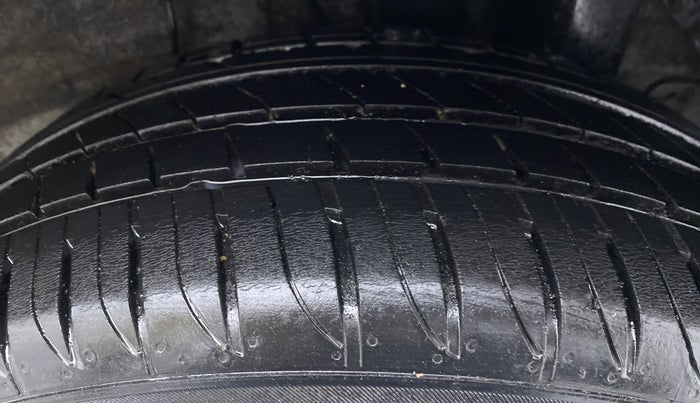 2018 Hyundai Elite i20 ASTA 1.2 DUAL TONE, Petrol, Manual, 52,339 km, Left Rear Tyre Tread