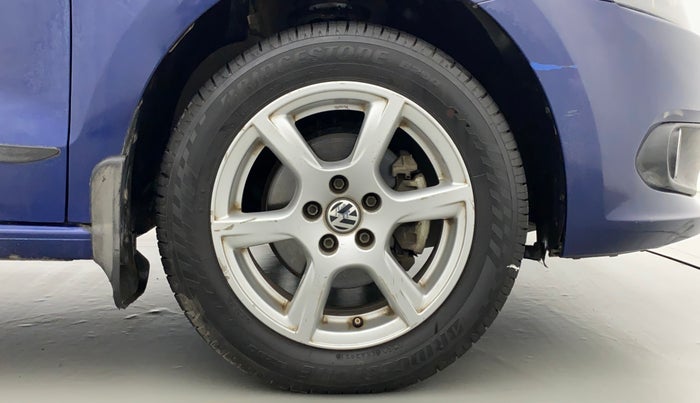 2013 Volkswagen Vento HIGHLINE PETROL, Petrol, Manual, 77,461 km, Right Front Wheel