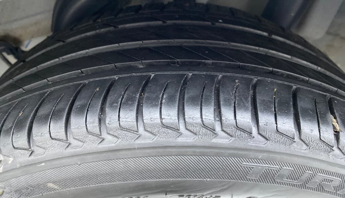 2020 Hyundai Verna 1.6 CRDI SX, Diesel, Manual, 34,942 km, Left Rear Tyre Tread