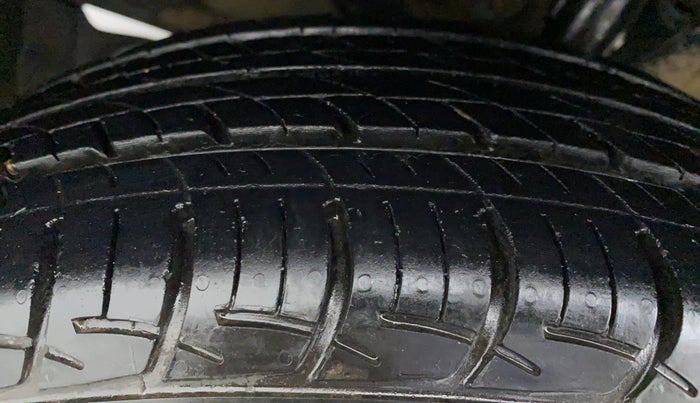 2017 Maruti Baleno DELTA 1.2 K12, Petrol, Manual, 35,814 km, Left Rear Tyre Tread