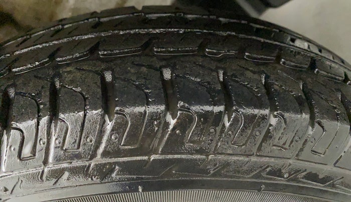 2018 Maruti Wagon R 1.0 LXI CNG, CNG, Manual, 30,769 km, Left Rear Tyre Tread