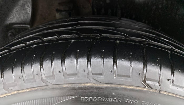2017 Hyundai Creta SX PLUS AT 1.6 PETROL, Petrol, Automatic, 1,16,844 km, Right Rear Tyre Tread