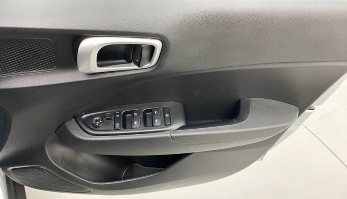 2020 Hyundai VENUE S MT 1.2 KAPPA, Petrol, Manual, 13,994 km, Driver Side Door Panels Control