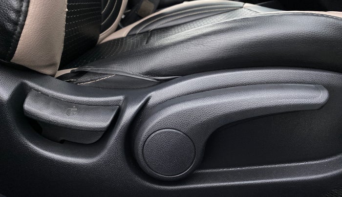 2019 Hyundai Elite i20 1.2 SPORTS PLUS VTVT, Petrol, Manual, 66,159 km, Driver Side Adjustment Panel
