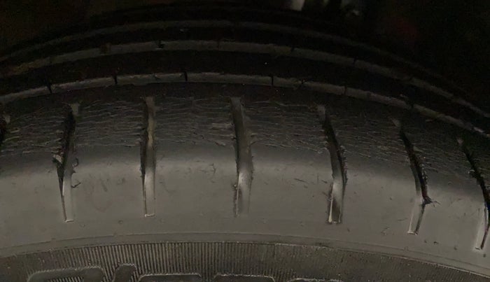 2017 Maruti Baleno ZETA CVT PETROL 1.2, Petrol, Automatic, 48,841 km, Right Rear Tyre Tread