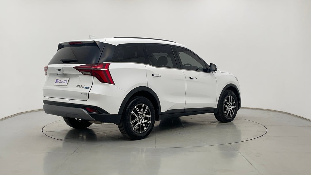 Right Back Diagonal (45- Degree) View