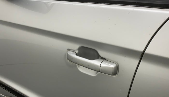 2018 Mahindra TUV 300 PLUS P8, Diesel, Manual, 93,924 km, Front passenger door - Minor scratches