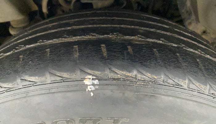 2018 Mahindra TUV 300 PLUS P8, Diesel, Manual, 93,924 km, Left Front Tyre Tread