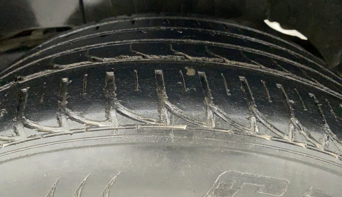 2018 Mahindra TUV 300 PLUS P8, Diesel, Manual, 93,924 km, Left Rear Tyre Tread