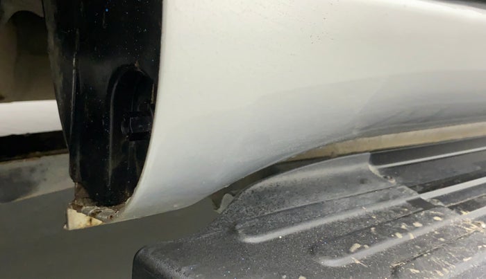 2018 Mahindra TUV 300 PLUS P8, Diesel, Manual, 93,924 km, Right running board - Slightly rusted