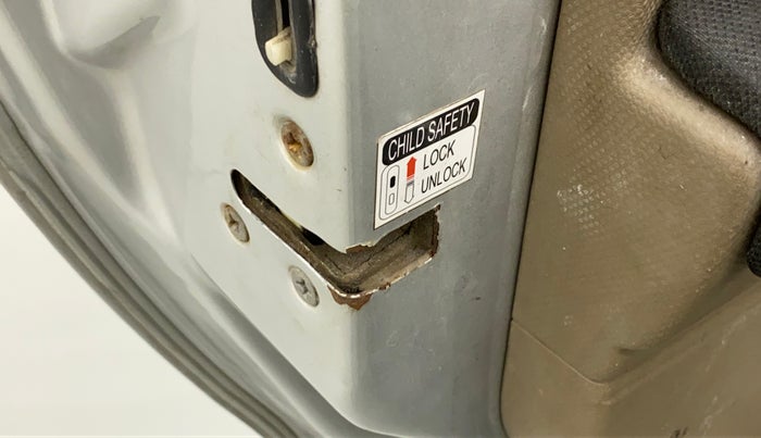 2018 Mahindra TUV 300 PLUS P8, Diesel, Manual, 93,924 km, Rear left door - Slight discoloration