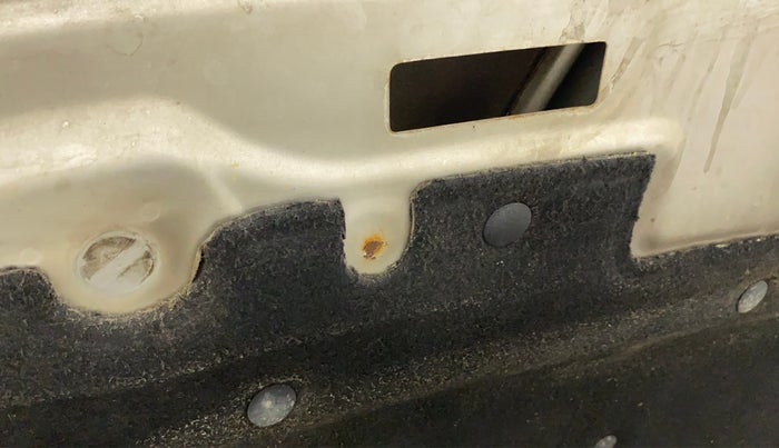 2018 Mahindra TUV 300 PLUS P8, Diesel, Manual, 93,924 km, Bonnet (hood) - Slight discolouration