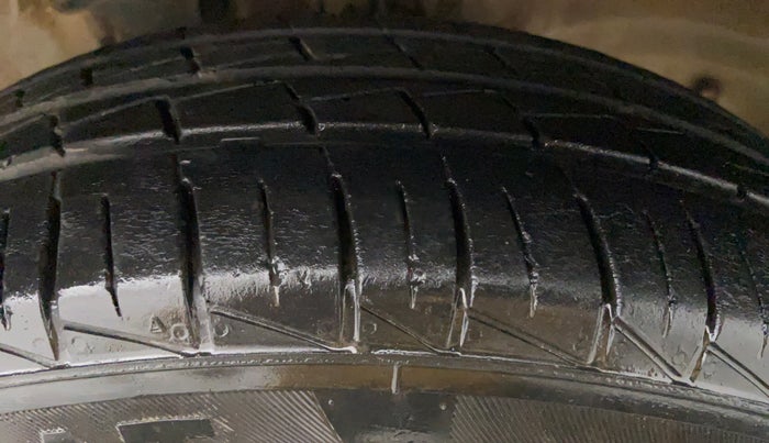 2019 Maruti Alto LXI, Petrol, Manual, 10,629 km, Left Front Tyre Tread