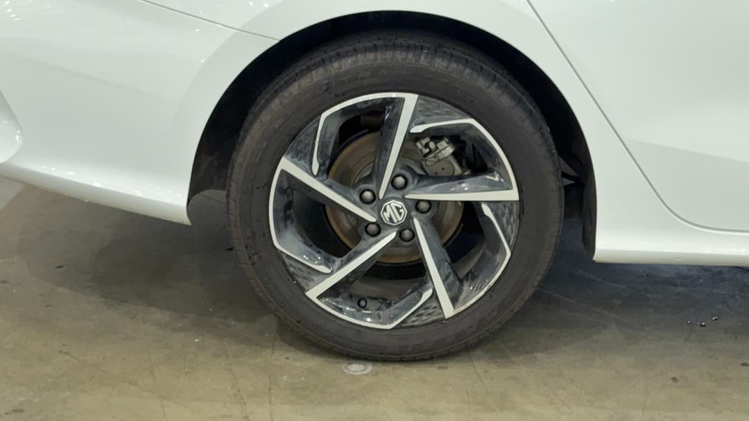 2023 MG Mg5 Essence, Automatic, 39050 km, Right Rear Wheel