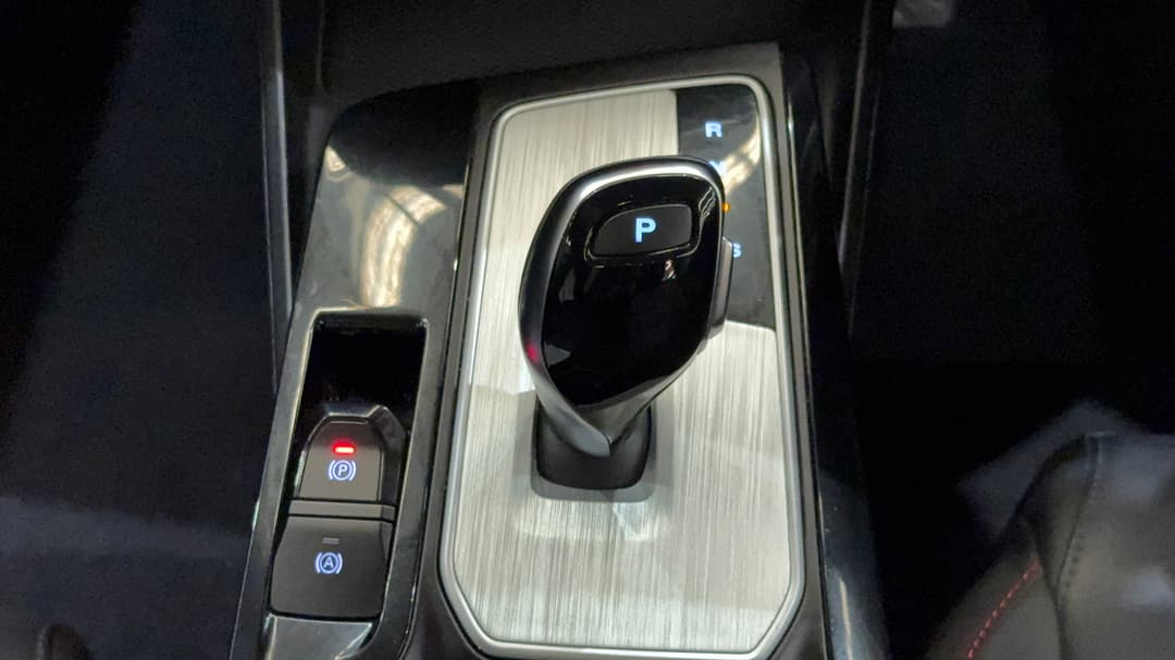 2023 MG Mg5 Essence, Automatic, 39050 km, Gear Lever 