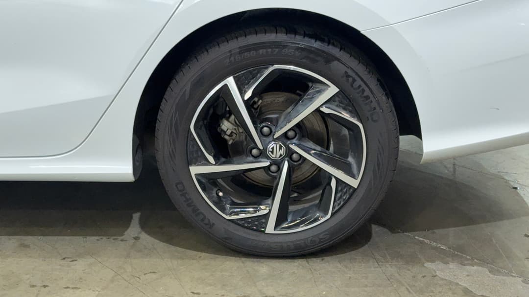 2023 MG Mg5 Essence, Automatic, 39050 km, Left Rear Wheel