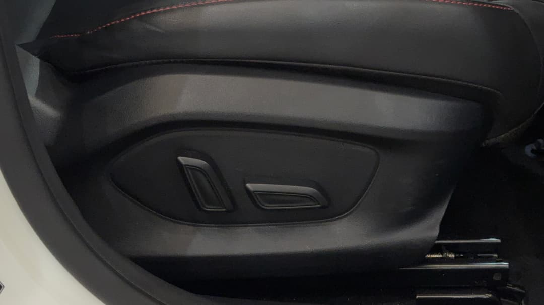 2023 MG Mg5 Essence, Automatic, 39050 km, Drivers Side Adjustment Panel