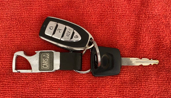 2017 Datsun Go Plus T, Petrol, Manual, 39,381 km, Key Close Up
