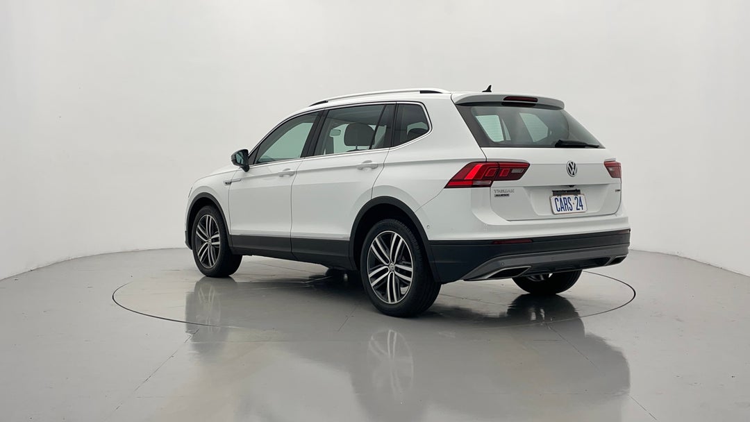 Left Back Diagonal (45- Degree) View