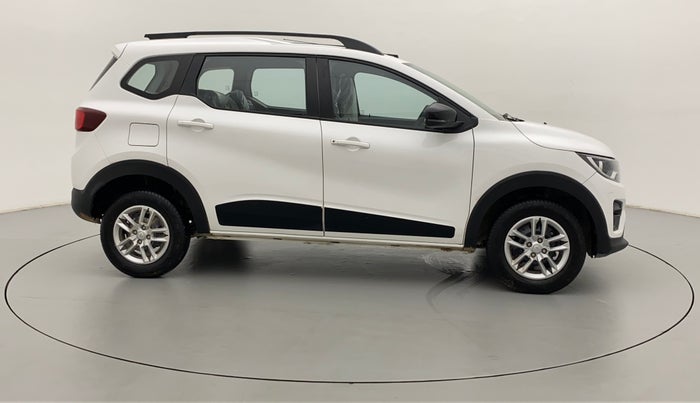 2022 Renault TRIBER RXT, Petrol, Manual, 6,563 km, Right Side View