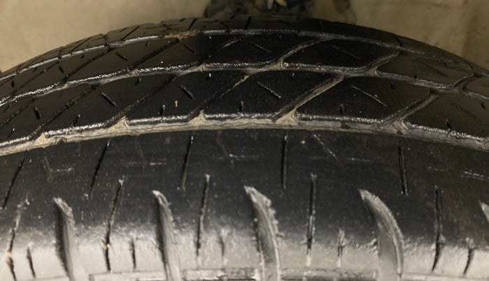 2013 Maruti Ritz VXI, Petrol, Manual, 44,917 km, Left Front Tyre Tread