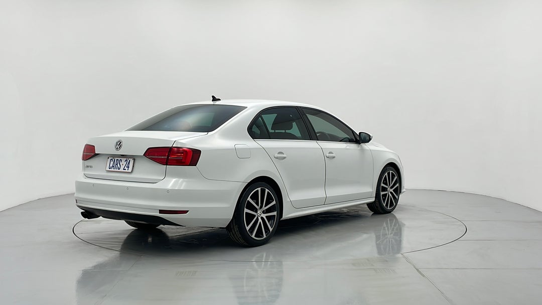 Right Back Diagonal (45- Degree) View