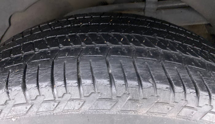 2015 Mahindra XUV500 W8 FWD, Diesel, Manual, 63,092 km, Left Rear Tyre Tread